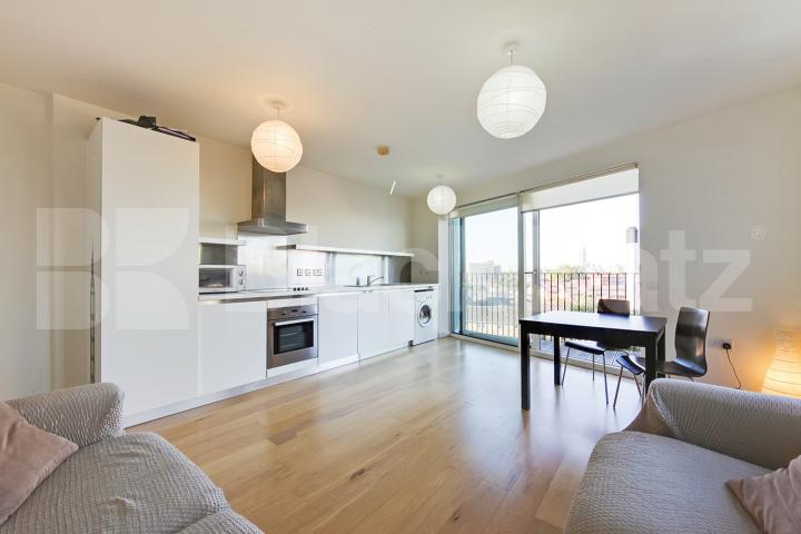 Offering 60 Sq.Mts of living & entraining space, concierge service & inclusive   South Central East, Steedman Street, Elephant and Castle